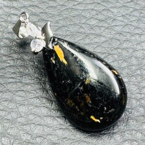 Pendentif en Nuumite