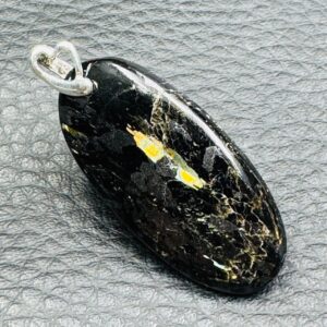 Pendentif en Nuumite