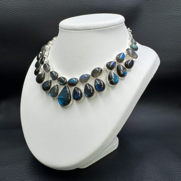 Collier en Labradorite de Madagascar (réf cla5) – Image 3