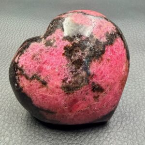 Galet en Rhodonite