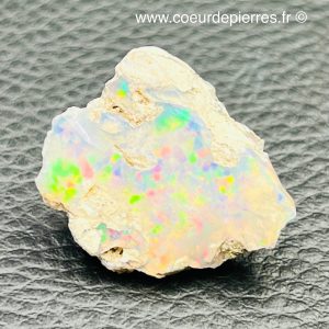 Opale blanche de Welo, Éthiopie de 21 carats  (réf oba4)