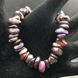 Bracelet petite pierres roulées en sugilite d’Afrique du sud (réf bs1).