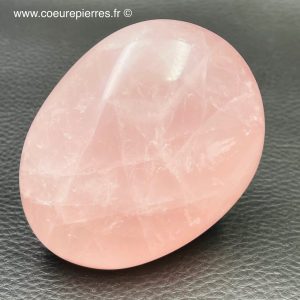 Galet en quartz rose de Madagascar (réf qr6)