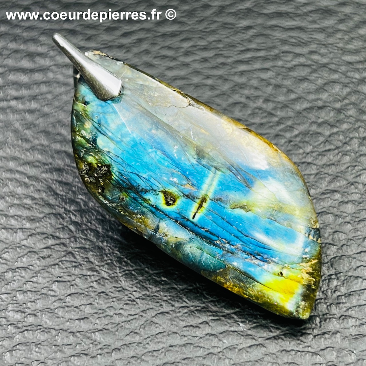 Pendentif labradorite bleu lagon (réf lbl52)