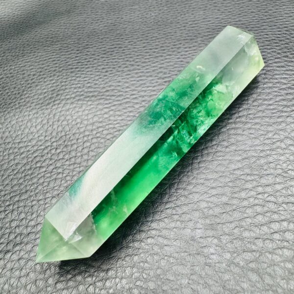 Prisme de fluorite de chine (réf f5) – Image 3