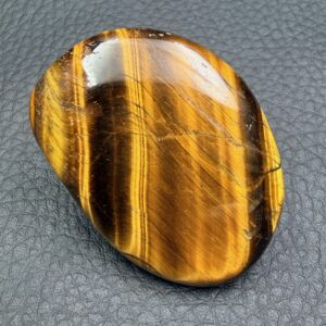 Galet en Oeil de Tigre