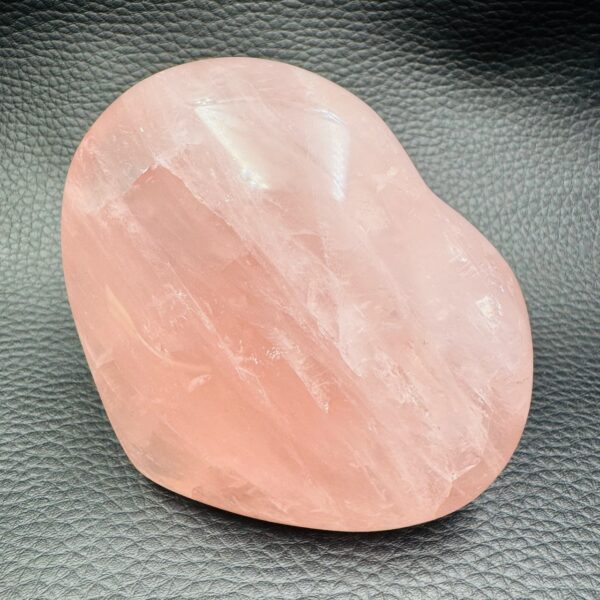 Coeur en Quartz Rose de Madagascar (réf cqr12) – Image 2