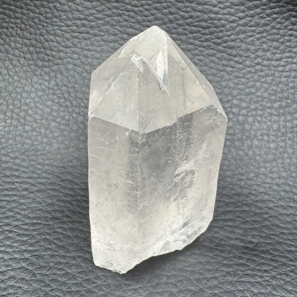 Prisme de cristal de roche de Madagascar (réf cr38) – Image 3