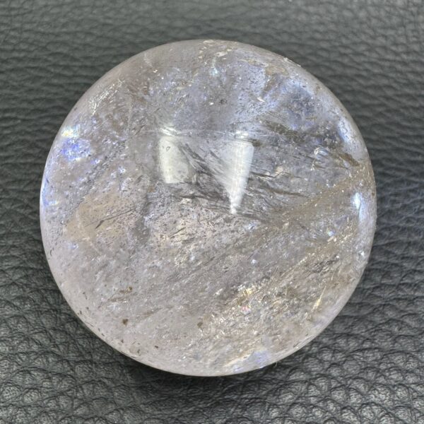 Sphère en Cristal de roche de Madagascar (réf scr1) – Image 4