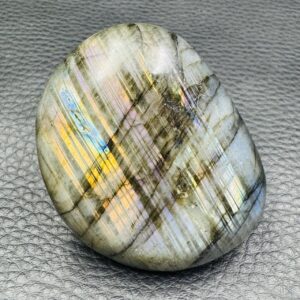 Galet de Labradorite