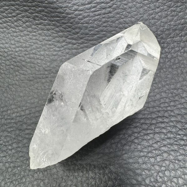 Prisme cristal de roche de Madagascar (réf gq22) – Image 4