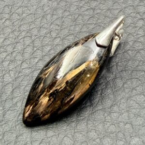Pendentif en Nuumite