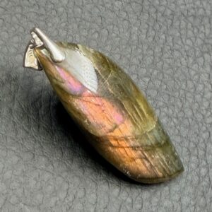 Pendentif labradorite spectrolite violette