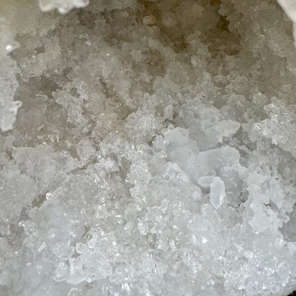 Géode de cristal de roche du Maroc de 0,220kg (réf gcr1) – Image 3