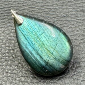 Pendentif en Labradorite verte