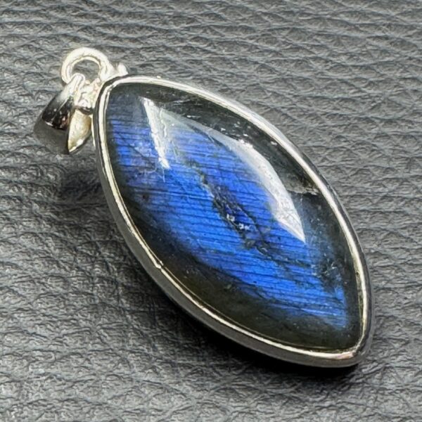Pendentif Labradorite Bleu Abyssal (réf lba7) – Image 2