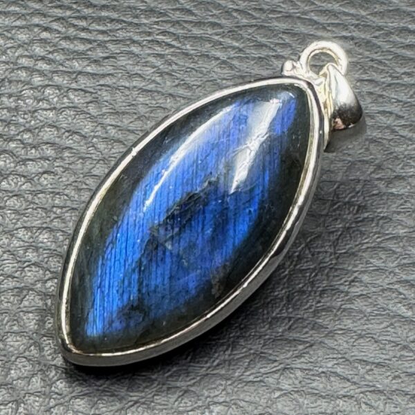 Pendentif Labradorite Bleu Abyssal (réf lba7) – Image 3