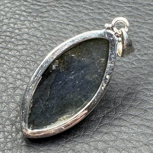 Pendentif Labradorite Bleu Abyssal (réf lba7) – Image 4