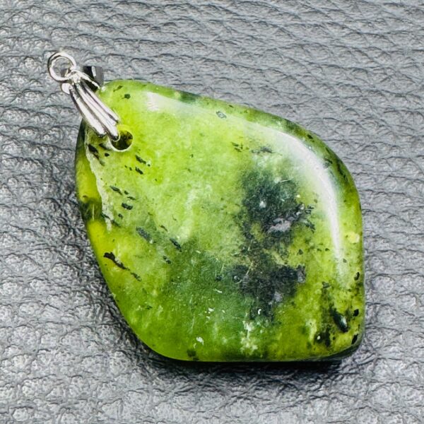 Pendentif en jade du Canada (réf pja1) – Image 2