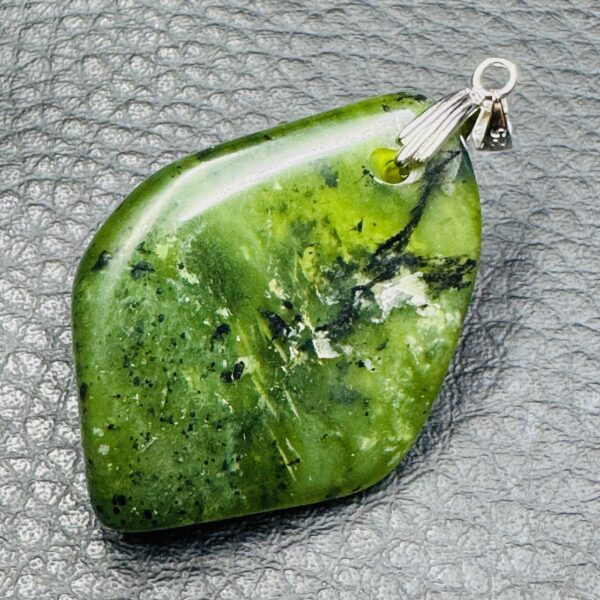 Pendentif en jade du Canada (réf pja1) – Image 3