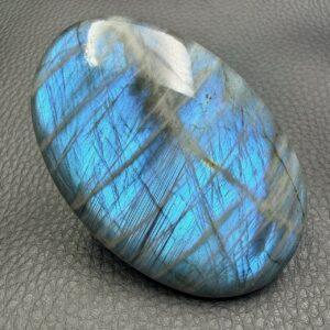 Galet de Labradorite