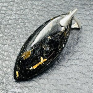 Pendentif en Nuumite