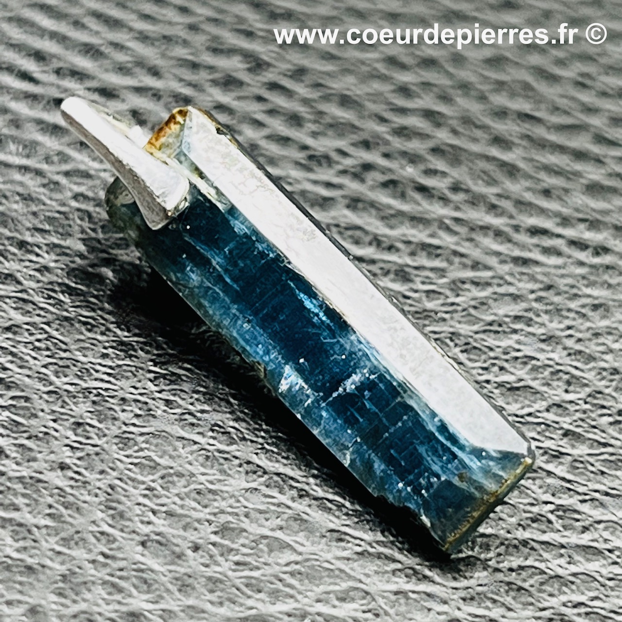 Kyanite Bleue Naturelle Du Népal – 7 Mm X 4.6 Mm – 0.81 Carats – Pierre Précieuse
