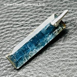 Pendentif cyanite bleue du Brésil (réf cy22)