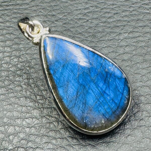 Pendentif en Labradorite Bleu Abyssal (réf lba22) – Image 2