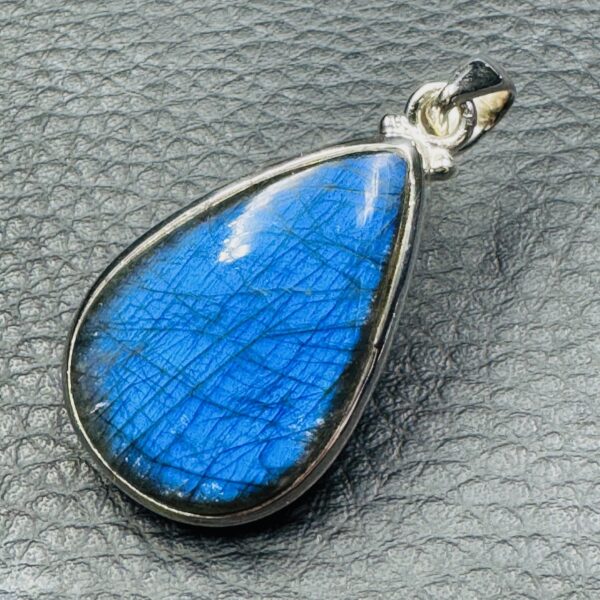Pendentif en Labradorite Bleu Abyssal (réf lba22) – Image 3