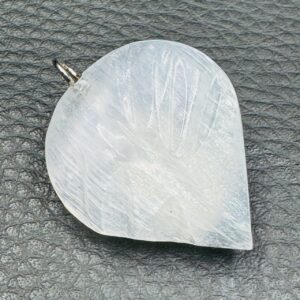 Pendentif en Sélénite