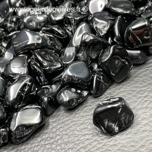Spinelle noir de Madagascar « pierres roulées »