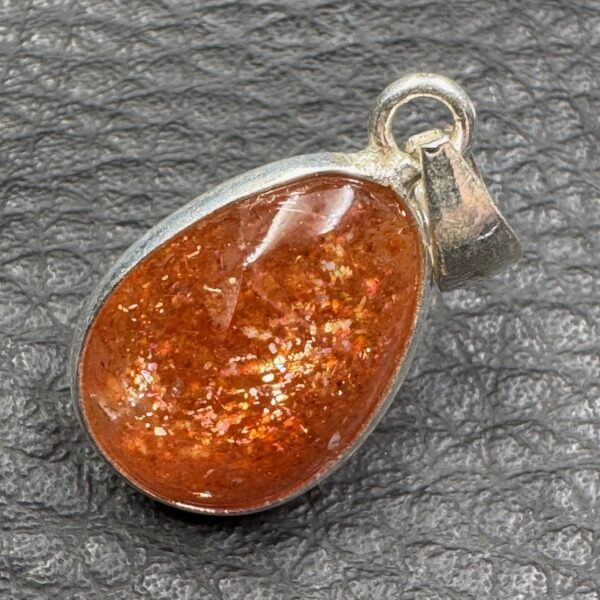 Pendentif en Pierre Soleil de Norvège (réf ps11) – Image 4