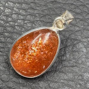 Pendentif en Pierre Soleil