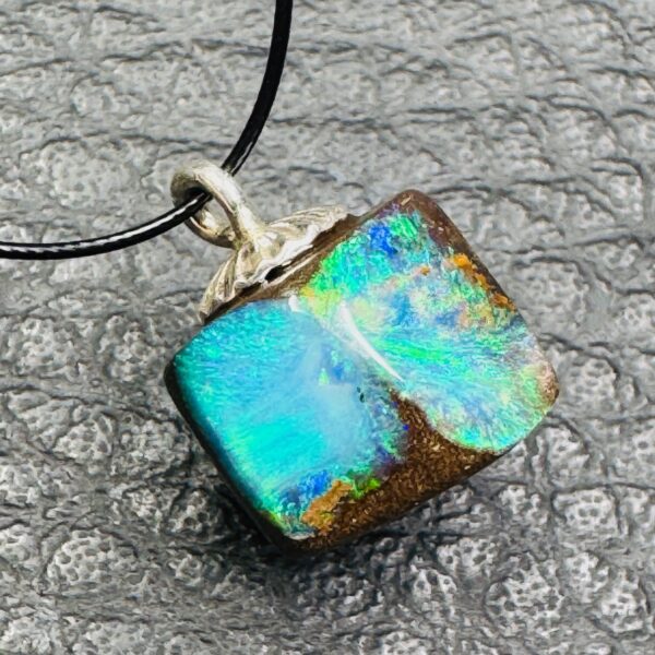 Pendentif en Opale Boulder d’Australie de 6 carats (réf po41) – Image 2