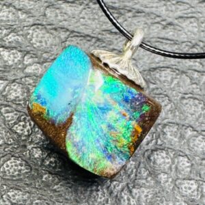 Pendentif en Opale Boulder