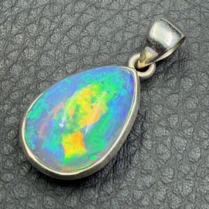 Pendentif avec Opale Welo