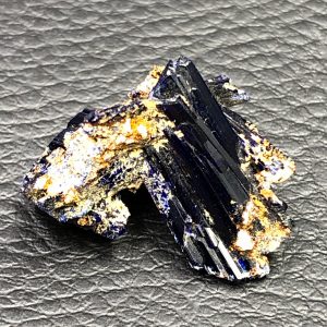 Azurite cristallisé du Maroc de 28 carats (réf azm3)