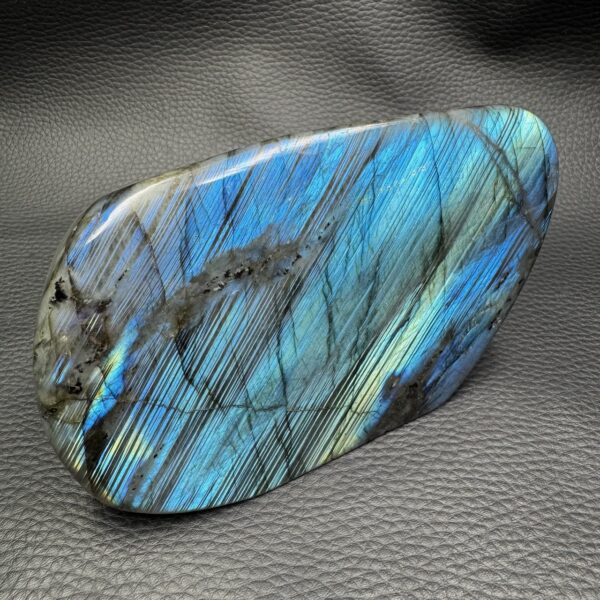 Labradorite de Madagascar (ref blp78) – Image 4