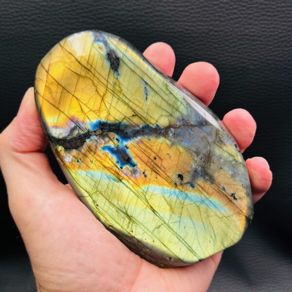 Labradorite de Madagascar "Forme Libre" (réf blp77) – Image 5