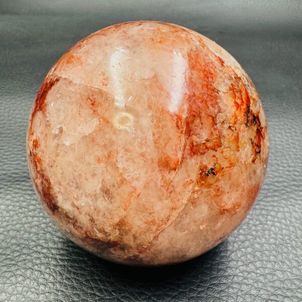 Sphère en Quartz Hématoïde de Madagascar (réf gqh6) – Image 3