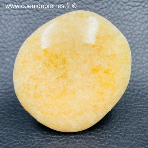 Galet en calcite orange de Madagascar (réf cob9)