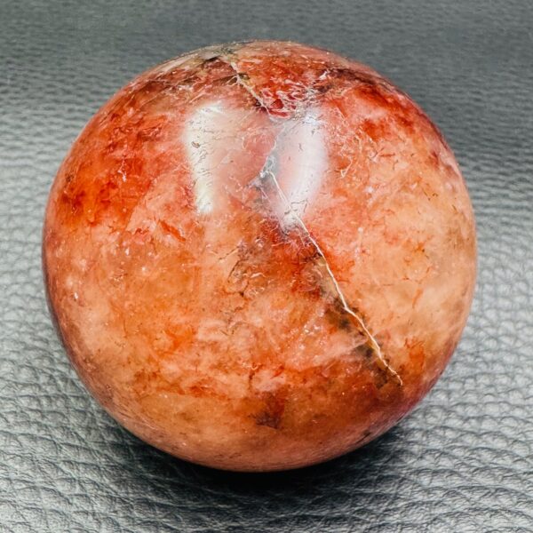 Sphère en Quartz Hématoïde de Madagascar (réf gqh9) – Image 3