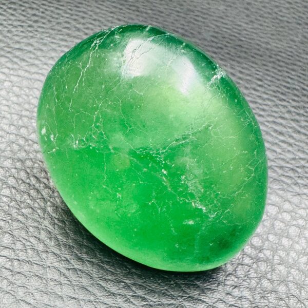 Galet fluorite de Madagascar (réf gf5) – Image 2
