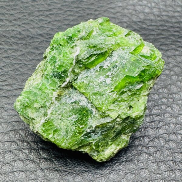 Chrome diopside de Russie « brut » (ref chd8) – Image 2