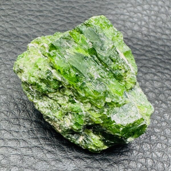 Chrome diopside de Russie « brut » (ref chd8) – Image 4