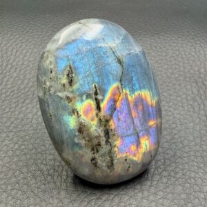 Galet de Labradorite