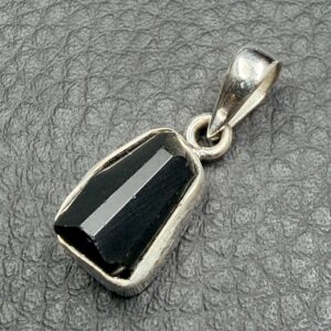 Pendentif en Spinelle noire