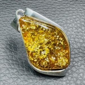 Pendentif en Ambre Jaune
