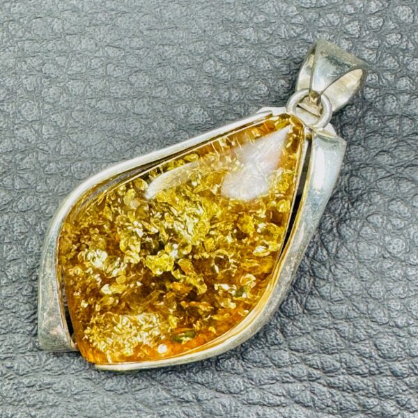 Pendentif en Ambre Jaune de la Mer Baltique (réf pa25) – Image 3